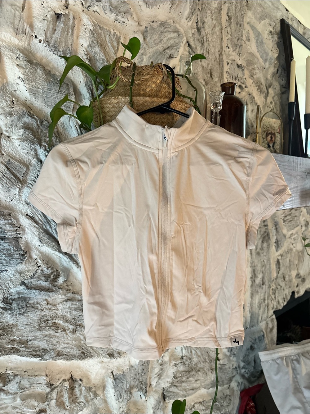 JoyLab Cream Short Sleeve Zip Athletic Crop Top